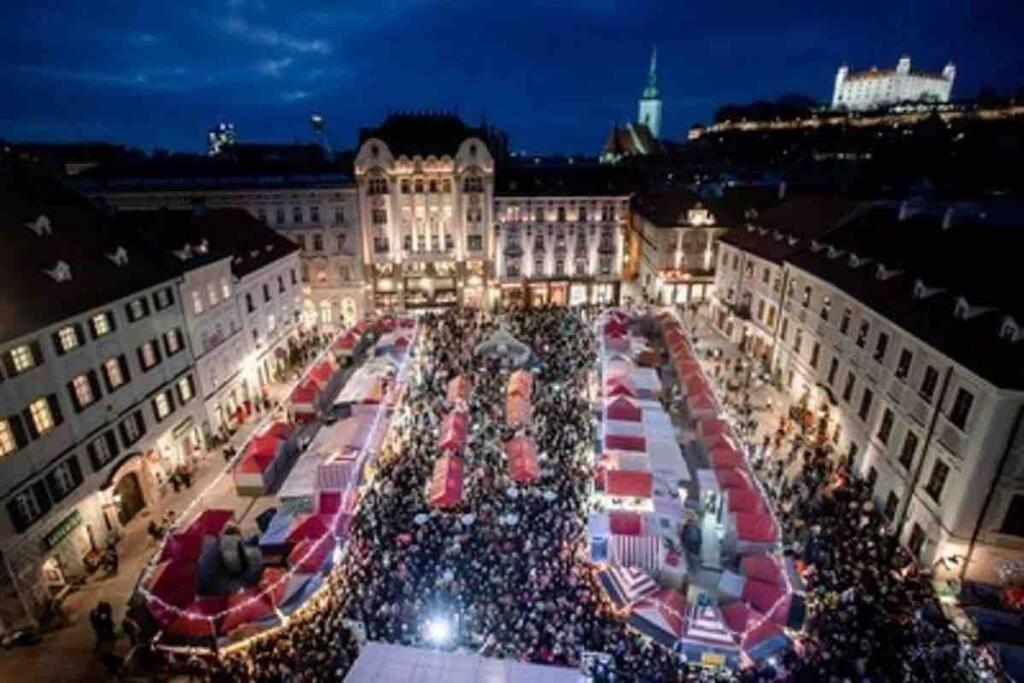 Lovely 2Bdr In Center, Wifi & Self-Check In Bratislava Ngoại thất bức ảnh