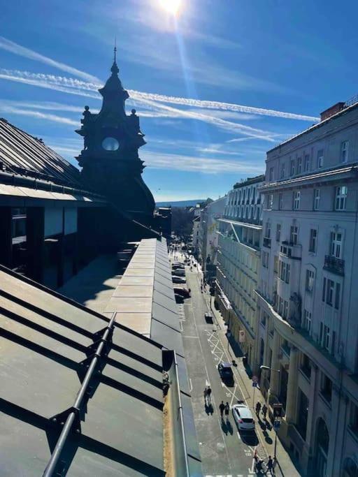 Lovely 2Bdr In Center, Wifi & Self-Check In Bratislava Ngoại thất bức ảnh